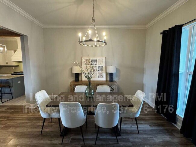 Foto del edificio - 200 Tennyson Dr