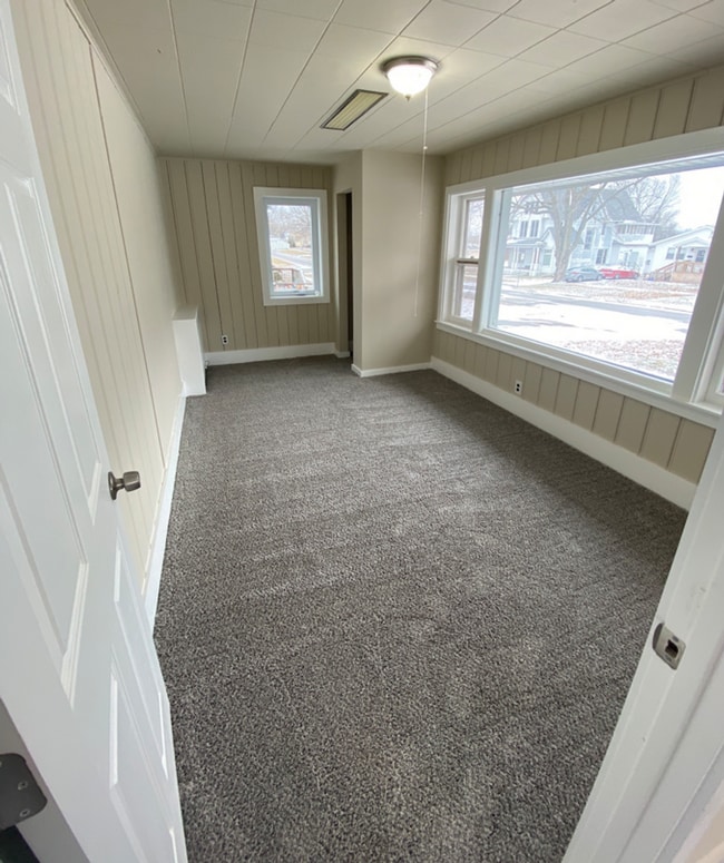 Building Photo - 403 E Montgomery St