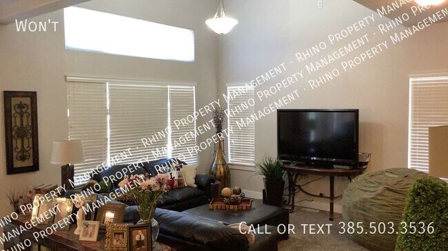 Foto del edificio - 3 Bed/3.5 Bath End Unit Townhouse in Sandy