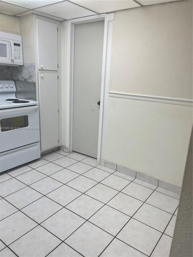 Foto del edificio - 6548 Racquet Club Dr