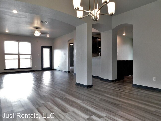 Foto del edificio - 5 br, 3.5 bath House - 3405 Addison St
