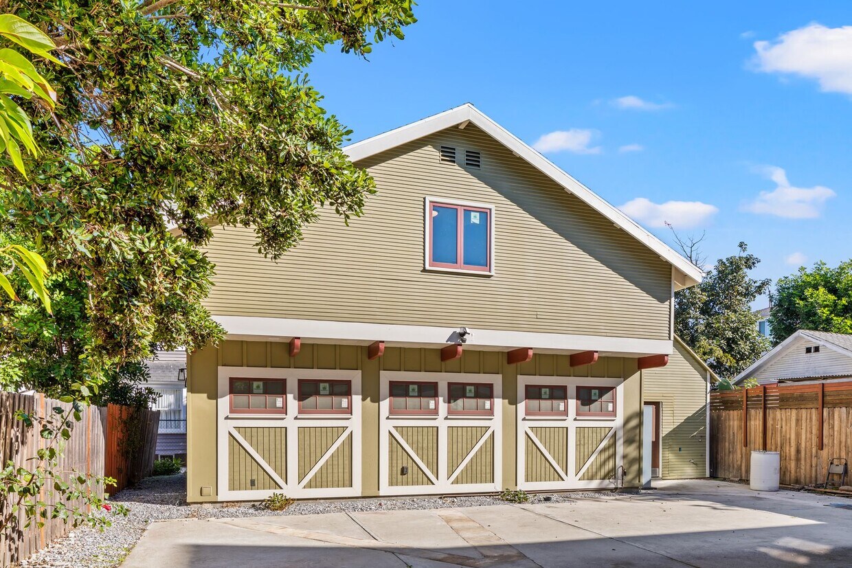 Photo - 931 West 23rd Street