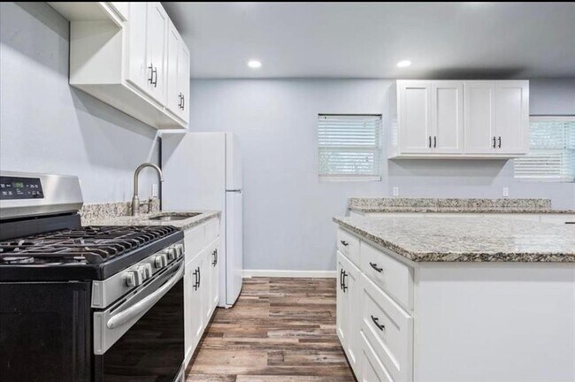 Foto del edificio - 117 Emma St