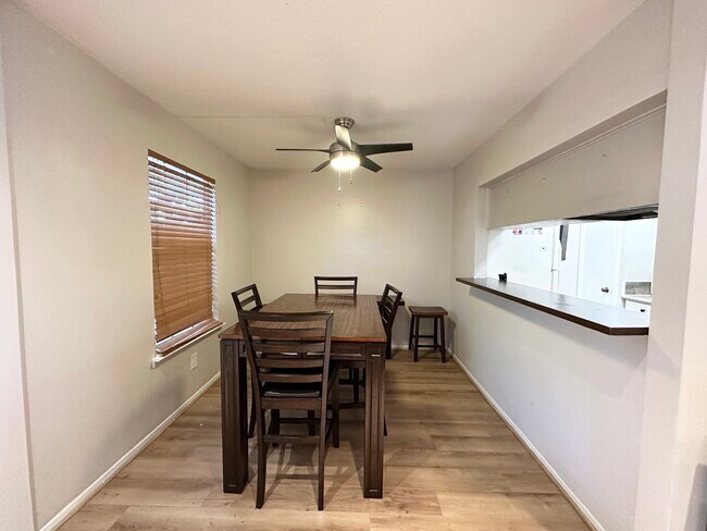 Foto del edificio - 3224 Timmons Ln
