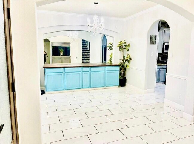 Foto del edificio - 5902 Crestford Park Ln