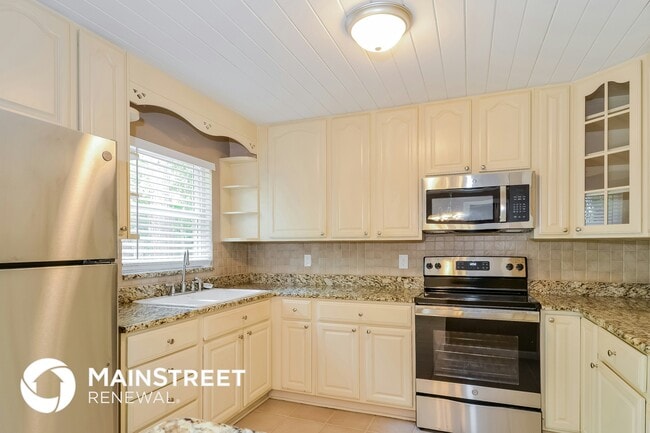 Building Photo - 4440 Naranja Dr S