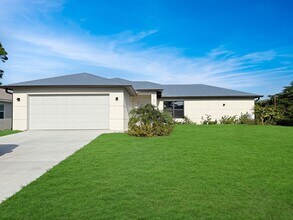 Building Photo - 8157 Albatross Rd