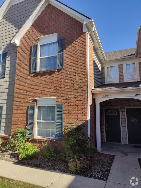 Fox Creek Village Apartments under 2,000 Rochester, MI 2 Rentals