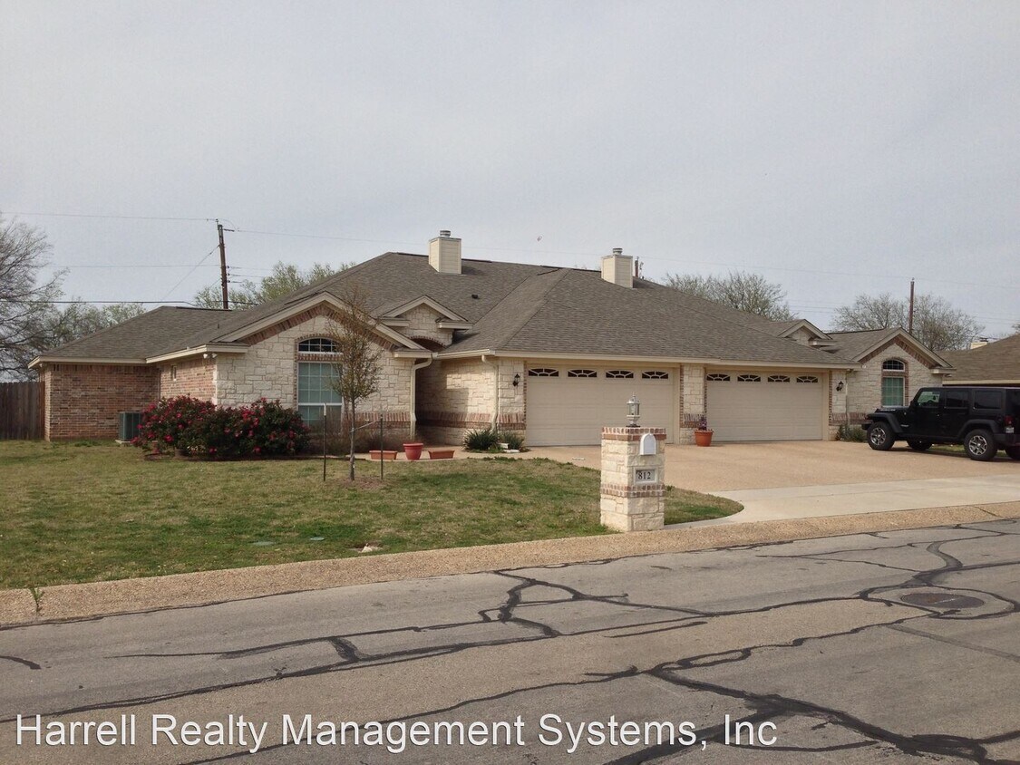 3 br, 2 bath House 812 Chapel View House Rental in Waco, TX