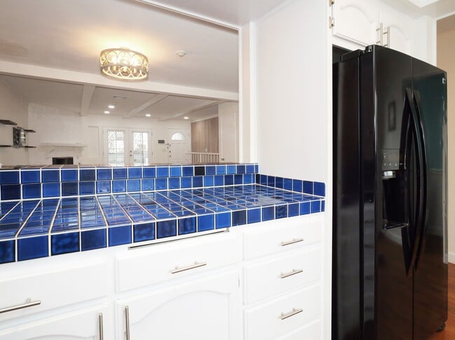 Foto del edificio - 239 N Juanita Ave