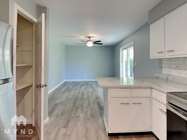 Building Photo - 2144 Snead Cir