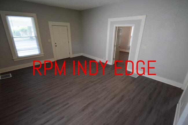 Building Photo - 1/2 Month Free with 1 Year Lease! Spacious...