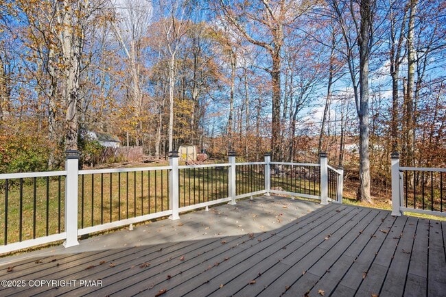 Building Photo - 202 Palomino Pl