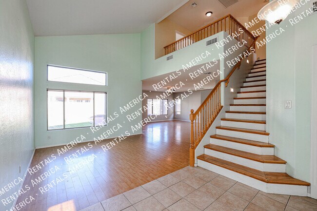 Building Photo - 8818 W Hilton Ave