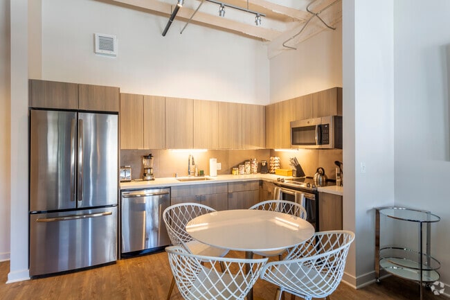 1 BR, 1 BA - 686 SF - Arrive 625 Broadway