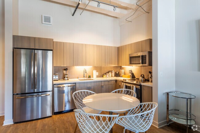 1 HAB, 1 BA - 686 ft² - Arrive 625 Broadway