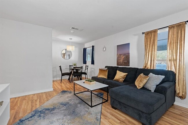 Foto del edificio - 2603 Parker Ln