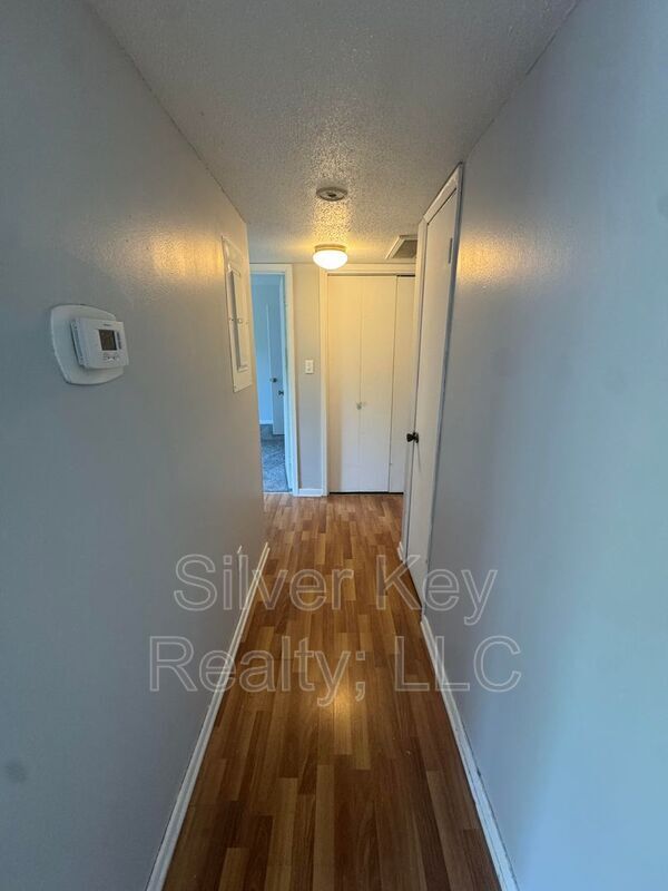 Building Photo - 311 Sunset Dr