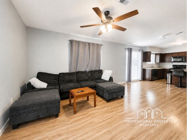Foto del edificio - 4441 S Desert Willow Wy
