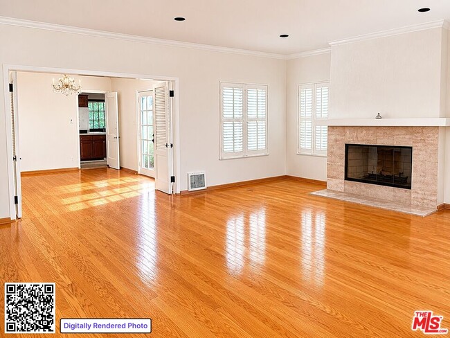 Building Photo - 220 S Palm Dr