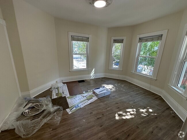 Building Photo - 356 Western Ave