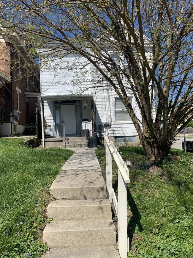Building Photo - 533 Hawthorne Ave