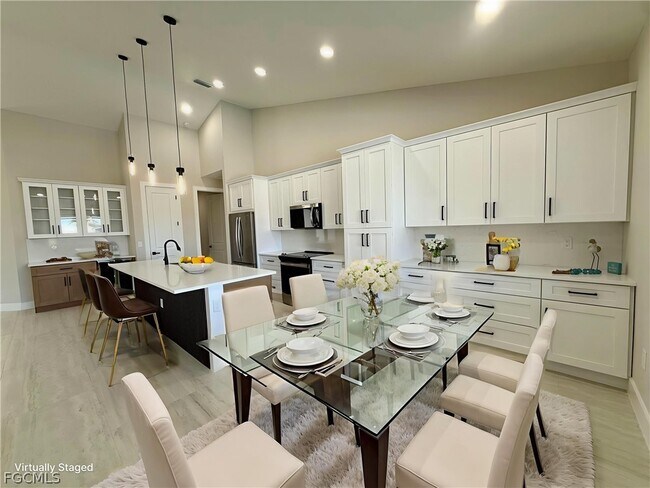 Foto del edificio - 106 NE 8th Pl