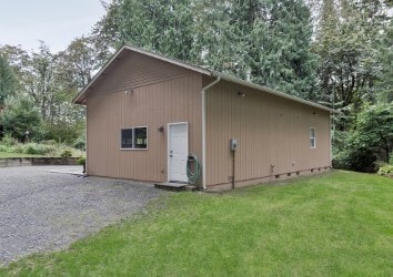 Building Photo - Charming 1 Bedroom Cottage with Attached Garage