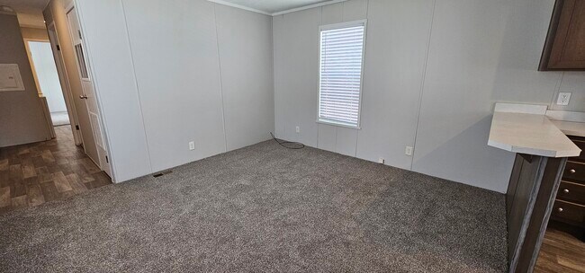 Building Photo - 131 Redwood Ct