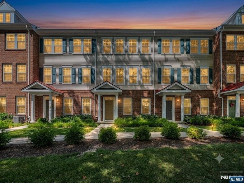 12-46 Plaza Road Unit - 12-46 Plaza Road Unit