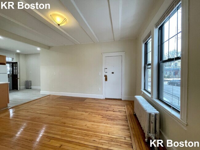 Building Photo - 44 Gordon St