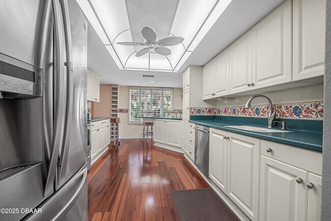 Foto del edificio - 3 Oceans W Blvd