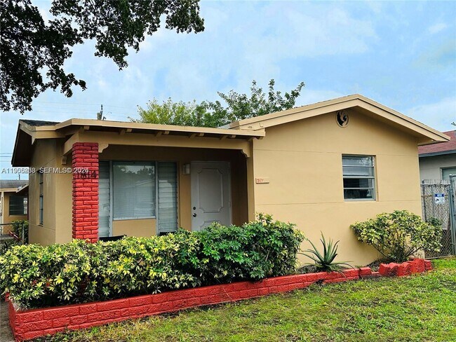 Foto del edificio - 1814 Washington St