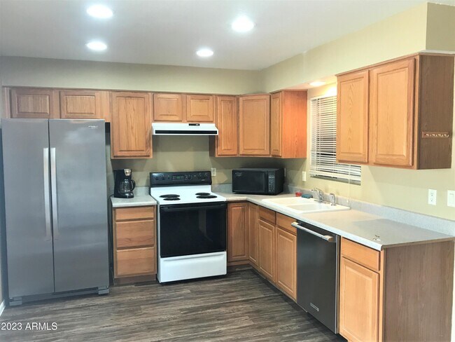 Foto del edificio - 2316 W Larkspur Dr