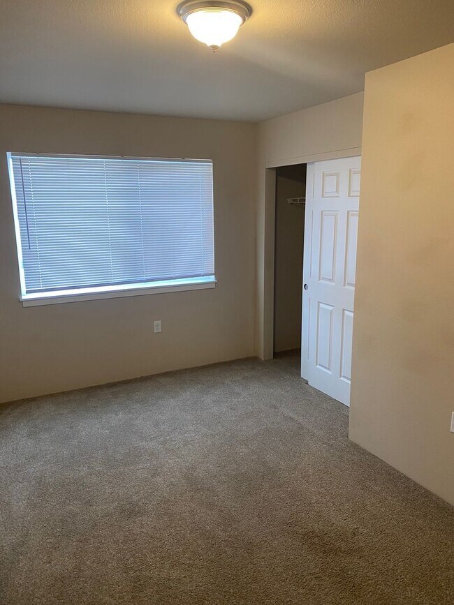 Foto del edificio - 2806/2808 N Carnahan St.