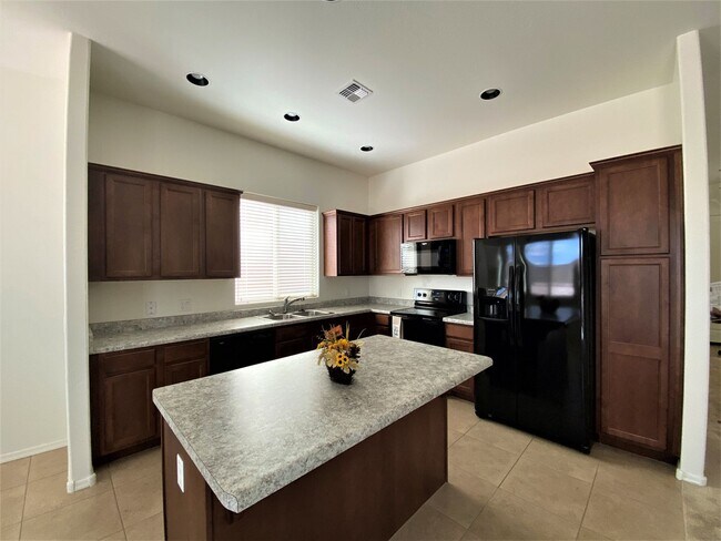 Foto del edificio - 6209 E Bower Ln