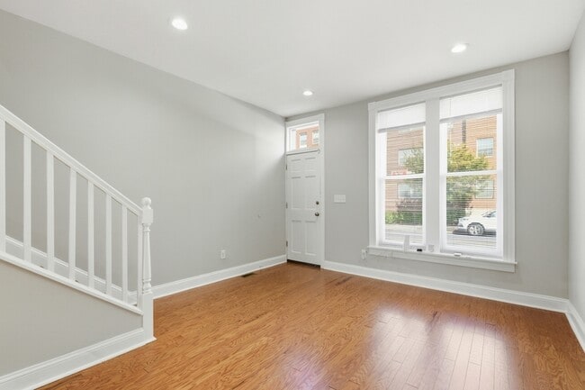 Foto del edificio - 2215 E Biddle St