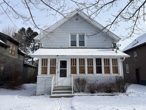 Building Photo - 713 N 5th St