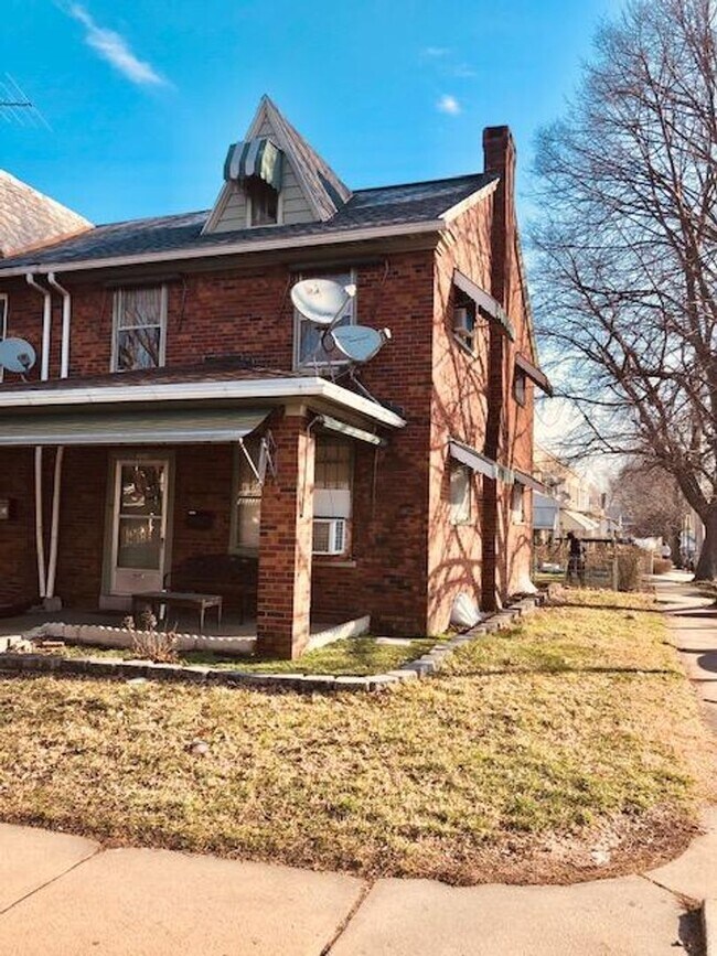 Foto del edificio - 301 N Reservoir St
