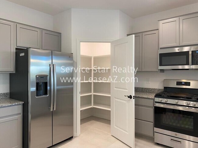 Building Photo - 5623 S Veneto