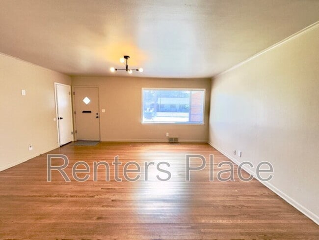 Foto del edificio - 1045 E 53rd St