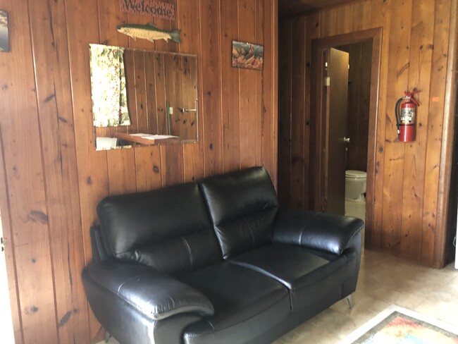 Open concept (comes unfurnished) - 2854 Tindel Camp Rd