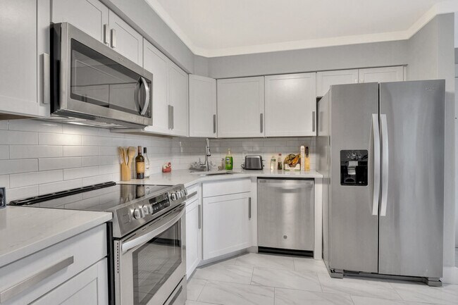 Building Photo - 8687 River Homes Lane