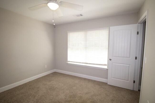 Building Photo - 97 Briarwood Rd