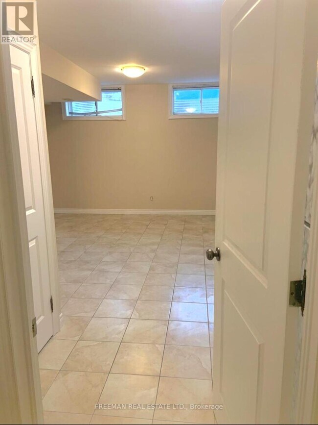 Photo du bâtiment - 43 Roberta Dr