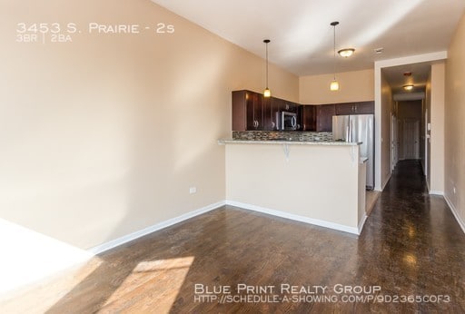 Building Photo - 3453 S Prairie Ave