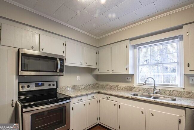 Foto del edificio - 916 Jones Mill Rd