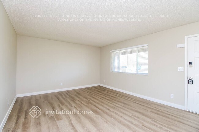 Foto del edificio - 1249 E 8th St