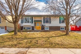 Building Photo - 788 Hillside Dr