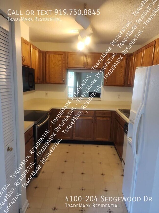 Building Photo - Nice 2 Bedroom, 2 Bath Apartment for Rent ...